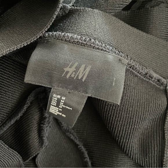 H&M Fine Knit Cut Out Bodycon Midi Dress Sleeveless Black Size Medium - Picture 7 of 7